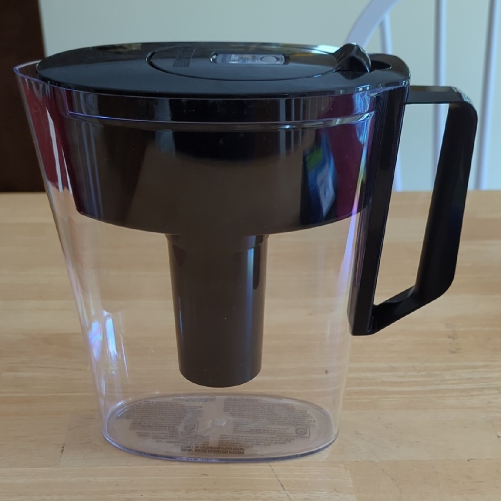 Brita Elite 6 Cup Water Pitcher with two replacement filters. Like new